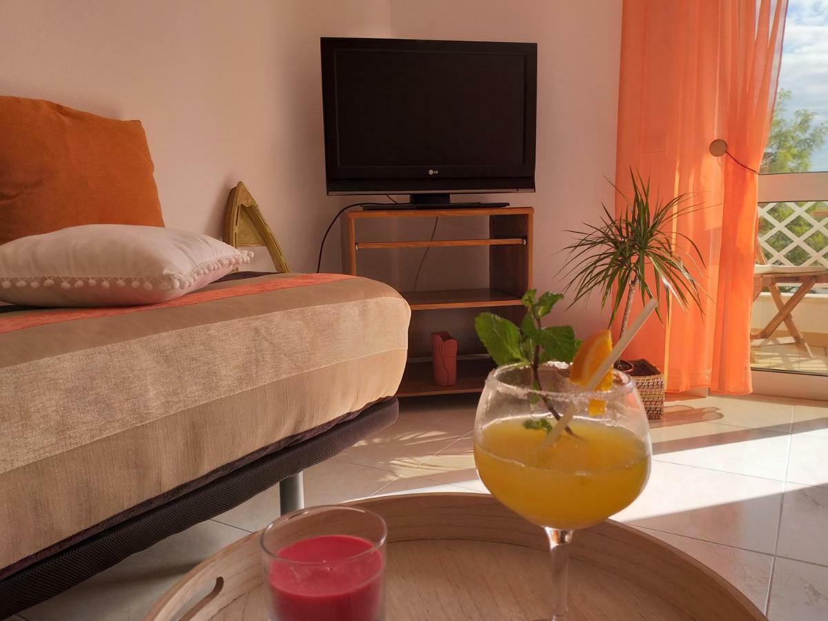 Pretty Sunny Guest Apartment Lagos Exterior photo